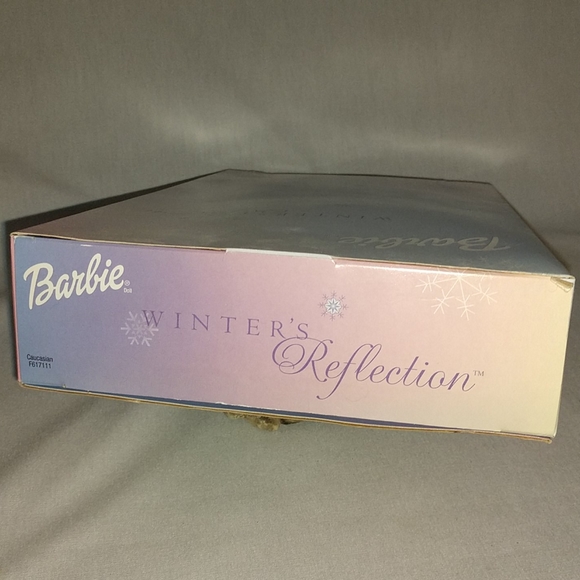Vintage Avon Barbie Doll 2002 Winter's Reflection - Picture 13 of 13